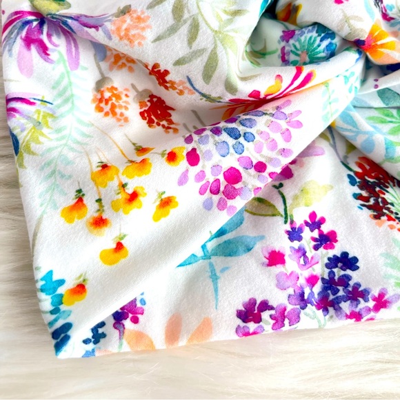 Bright Floral Print Jersy Knit WideTwisted Headband, Spring Headwraps - Picture 7 of 7